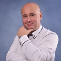 Ingatlanos Professzor